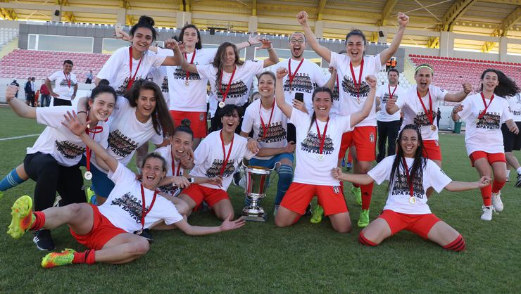 Avon’un ana sponsoru olduğu Beşiktaş Kadın Futbol Takımı Şampiyon Oldu