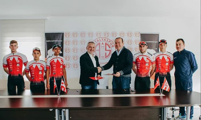 Antalyaspor ve Fiberli Bisiklet Takımı Sponsorluğu 2020’de de Devam Edecek