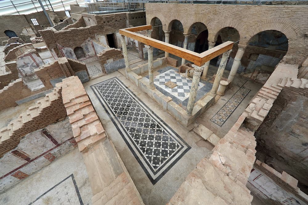 Cengiz Holding, Efes Antik Kenti Yamaçevler’in Restorasyonunun Sponsoru Oldu